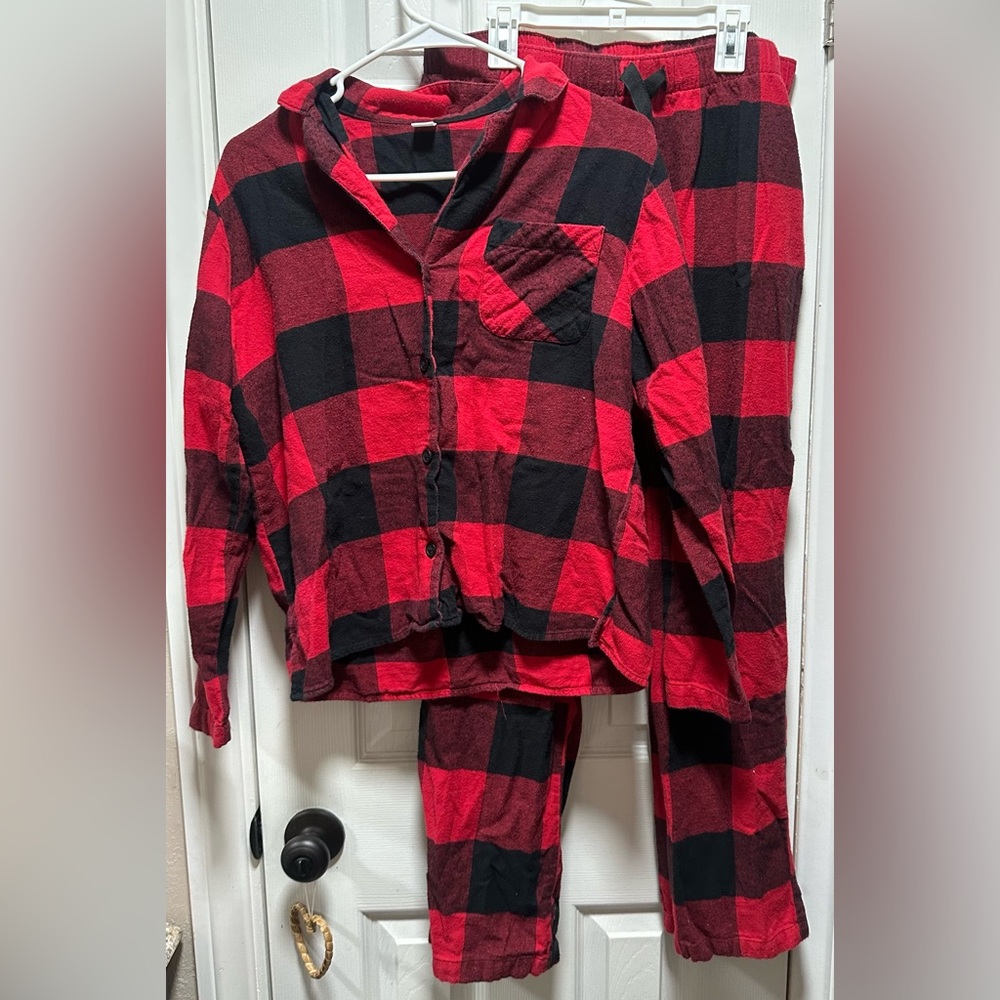 Old Navy Plaid Pajama Set